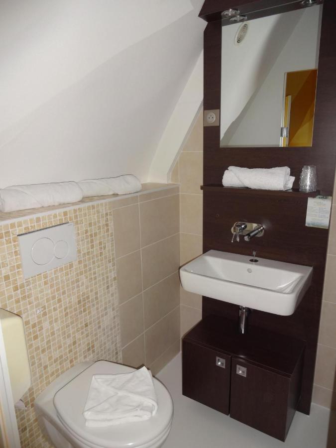 Hotel La Champagne Ardenne Cabourg Exterior foto